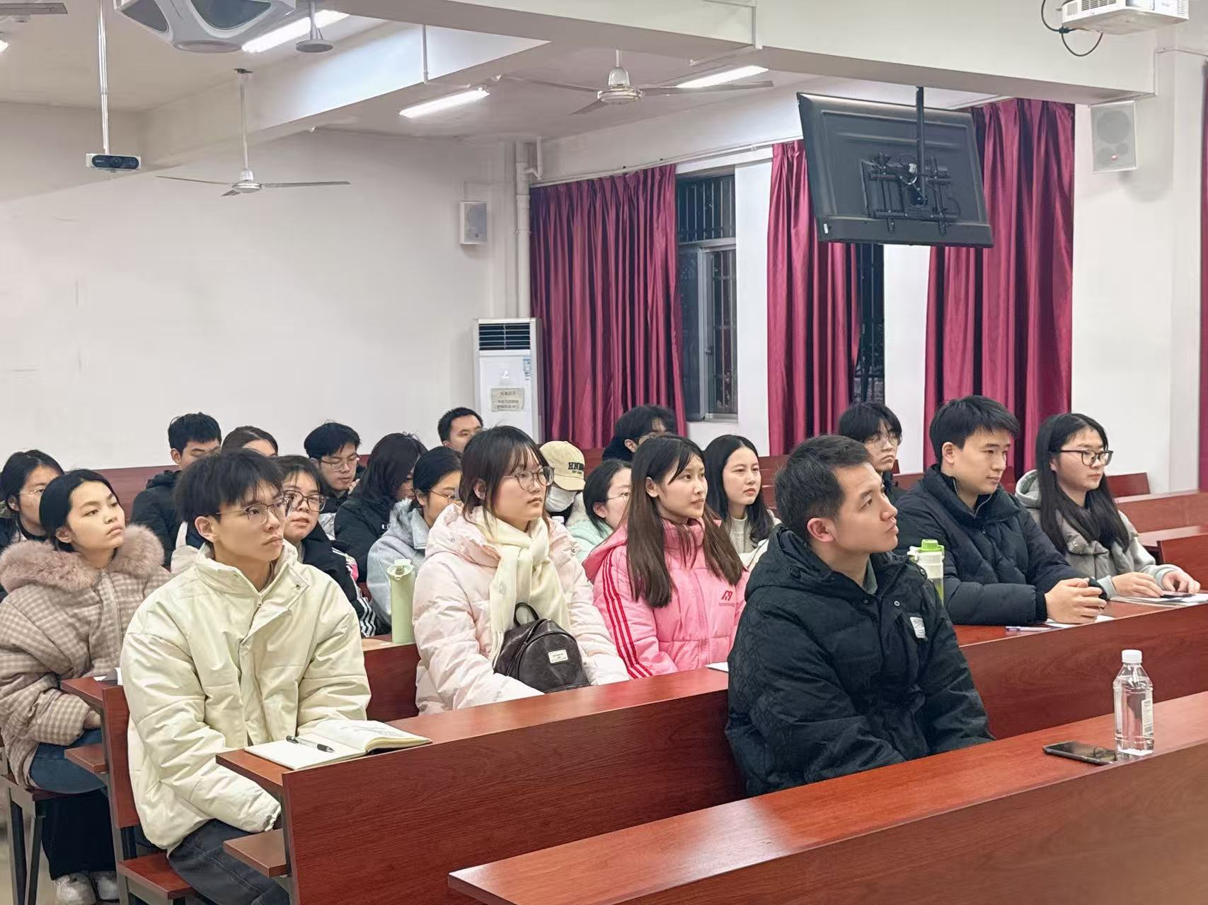 生科院本科生第一党支部开展研讨交流活动-生命科学学院